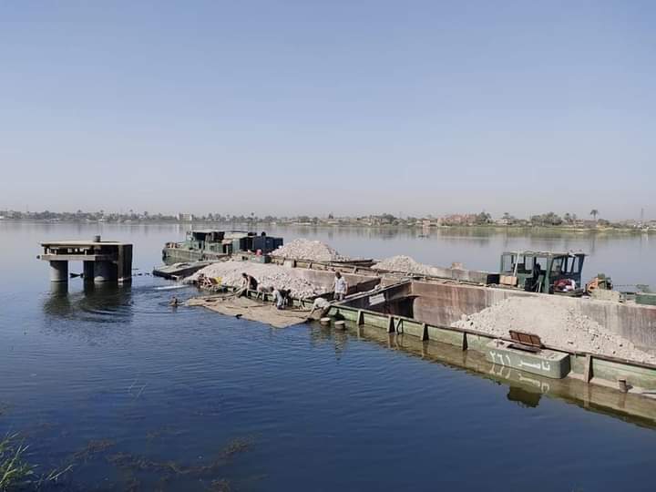 عاجل: عودة الملاحة النهرية بقناطر نجع حمادى عقب غرق القاطرة "ناصر ٢٦١" 21 - جريدة المساء