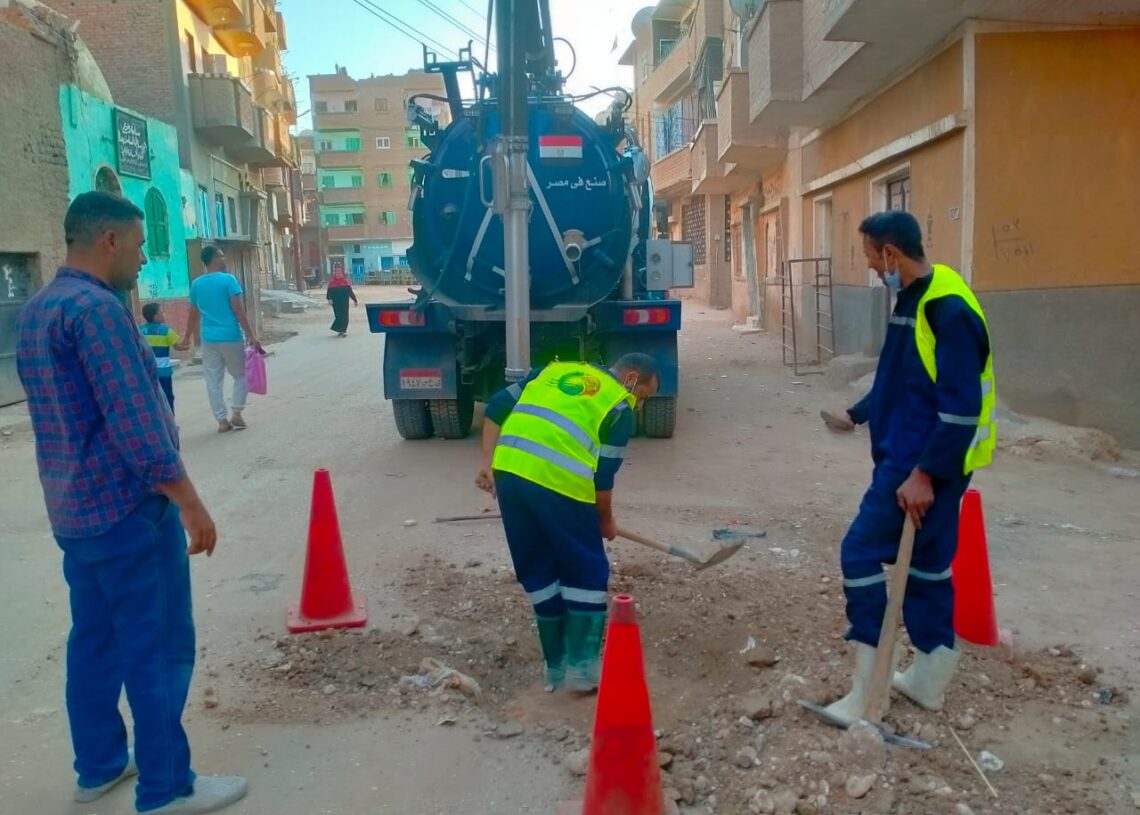 خطة دورية لتطهير شبكات المياه بأسيوط 18 - جريدة المساء