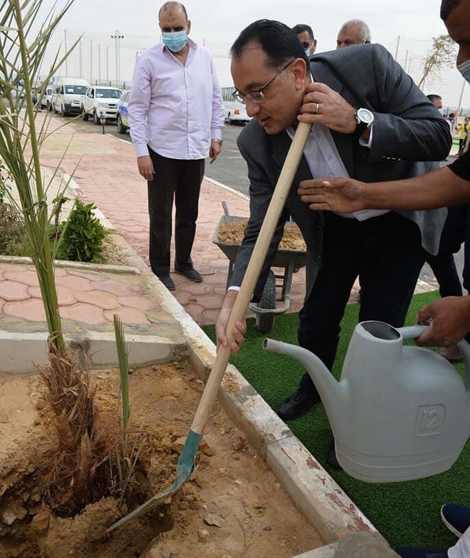 مدبولى و9 وزراء فى الوادي الجديد لتفقد المشروعات التنموية 19 - جريدة المساء