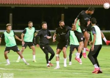 تدريبات بدنية وإطالات للاعبين فى مران الزمالك 19 - جريدة المساء