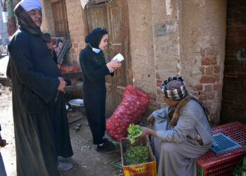 مياه سوهاج توجه قافلة مائية لقرية الصفيحة بمركز طهطا 25 - جريدة المساء