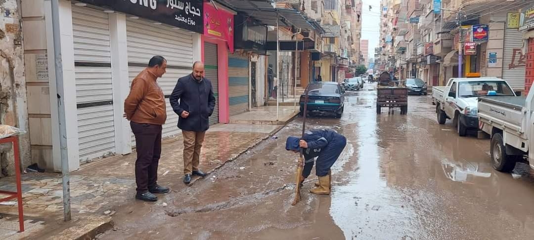 محافظ أسوان يكلف بإحتواء تداعيات كسر خط الطرد بالعطوانى 19 - جريدة المساء