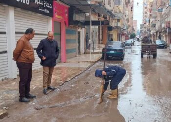 محافظ أسوان يكلف بإحتواء تداعيات كسر خط الطرد بالعطوانى 25 - جريدة المساء