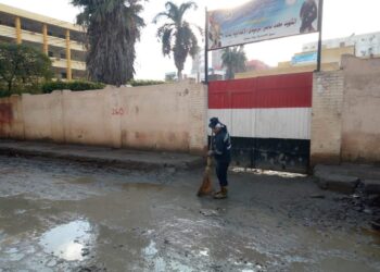 محافظ كفر الشيخ يوجه بسرعة الانتهاء من رفع مياه الأمطارحول المدارس 30 - جريدة المساء