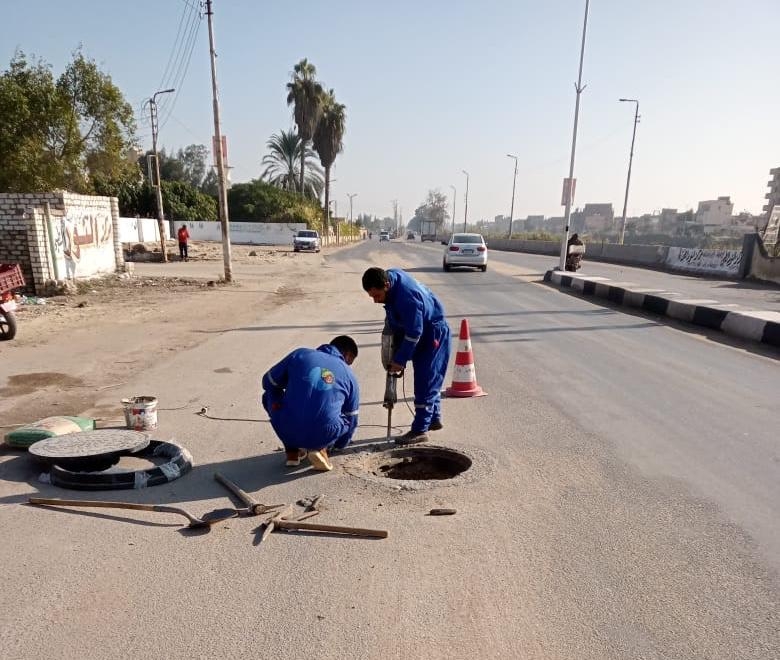 محافظ الاسماعيلية يستجيب للمواطنين: تغطية بالوعات الصرف الصحي وانشاء غرف لتصريف الامطار 19 - جريدة المساء