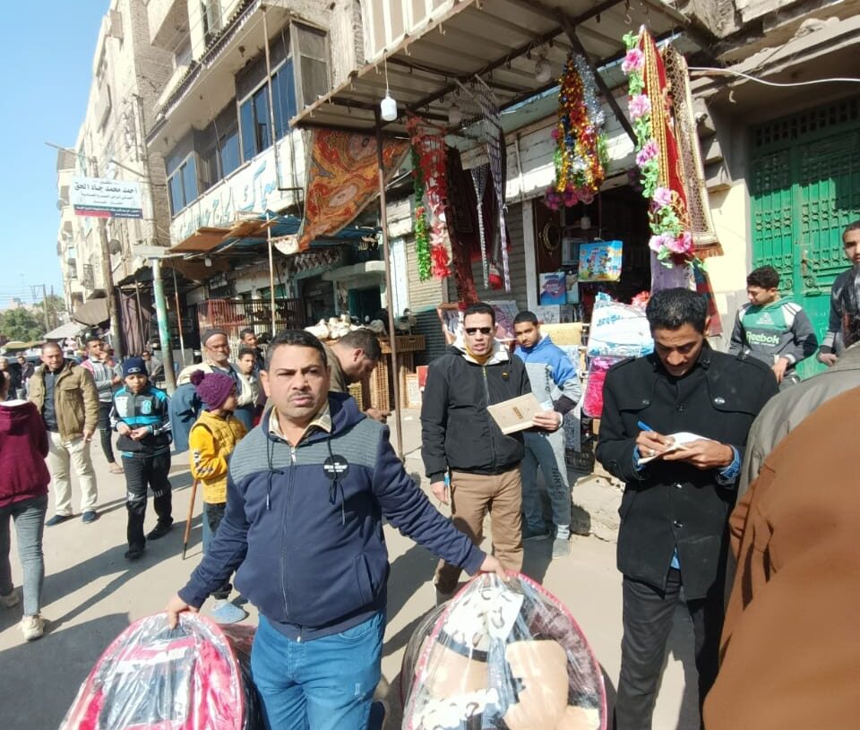 تحرير 48 محضر إشغالات ولافتات مخالفة وإنذار محال تجارية تعمل دون ترخيص بأسيوط 19 - جريدة المساء