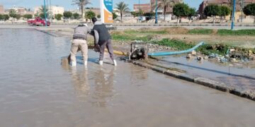 نشاط مكثف لمدن مطروح لإزالة مياه الامطار من الشوارع 1 - جريدة المساء