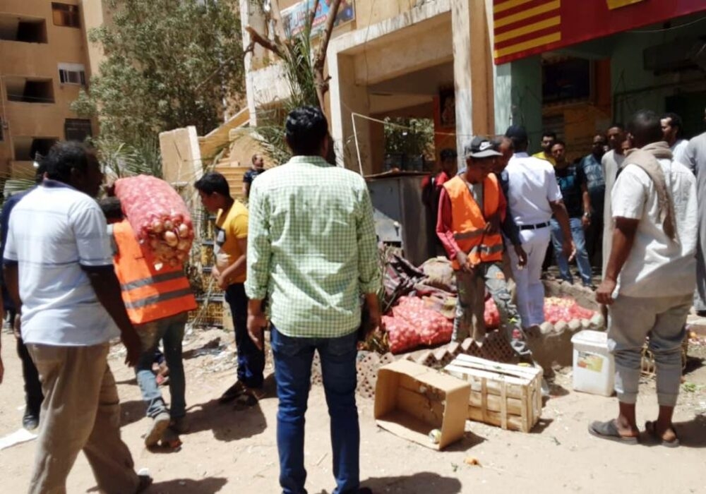 حملة مكبرة لإزالة الإشغالات بحى الصداقة الجديدة بإجمالى 450 حالة إشغال في اسوان 19 - جريدة المساء