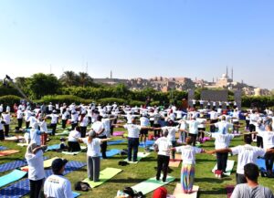 وزير الشباب والرياضة يشارك السفارة الهندية فى حفل ختام اليوم العالمى لليوجا 21 - جريدة المساء