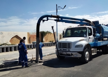 استعدادا للسيول.. تطهير شنايش وشبكة الأمطار بمرسي مطروح 32 - جريدة المساء