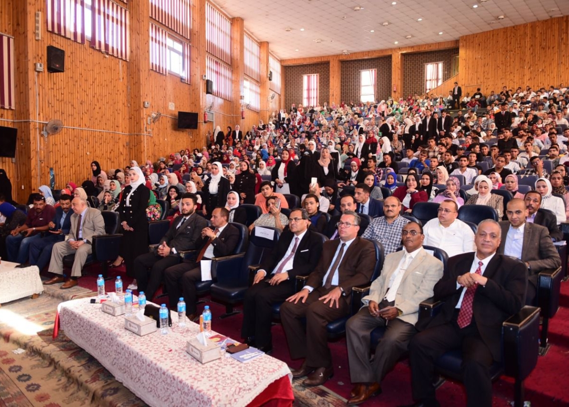 حقوق بسوهاج تستقبل طلابها الجدد والقدامي 19 - جريدة المساء