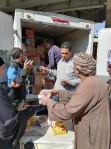 "الشعب الجمهوري" يدفع بسيارات متنقلة لتوفير السلع الغذائية بأسعار مخفضة في قنا 53 - جريدة المساء