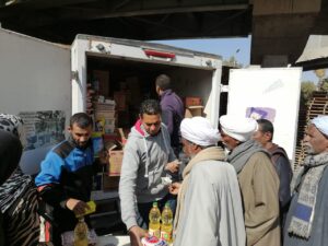 "الشعب الجمهوري" يدفع بسيارات متنقلة لتوفير السلع الغذائية بأسعار مخفضة في قنا 83 - جريدة المساء