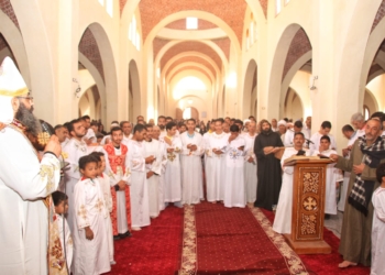 بحضور المئات.. الأقباط يحتفلون بأحد الشعانين في دير الأنبا متاؤس الفاخوري بإسنا جنوب الأقصر  26 - جريدة المساء