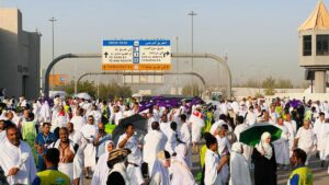 نجاح نفرة حجاج الجمعيات الأهلية بعد غروب شمس يوم عرفات إلى مزدلفة 23 - جريدة المساء