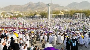 نجاح نفرة حجاج الجمعيات الأهلية بعد غروب شمس يوم عرفات إلى مزدلفة 33 - جريدة المساء