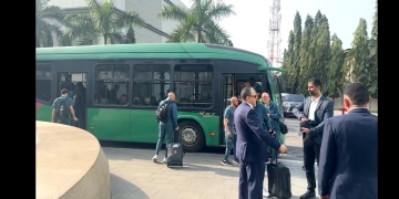 الاهلي يؤدي مرانه الوحيد بملعب الماراةبعد حل ازمة تعطل الطائرة باكرا 1 - جريدة المساء