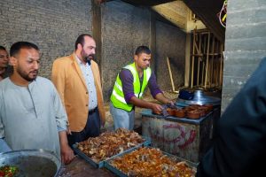 قيادات "الشعب الجمهوري" مع الفئات الأولى بالرعاية على مائدة إفطار رمضان .. في قنا 46 - جريدة المساء