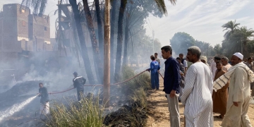 محافظ أسوان يتابع جهود السيطرة على حريق بقرية أبو غلاب بالرمادى بحرى بإدفو دون وقوع إصابات أو خسائر فى الأرواح 1 - جريدة المساء