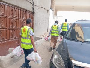 "الشعب الجمهوري" يواصل توزيع شنط رمضان على الفئات الأولى بالرعاية في قنا 33 - جريدة المساء