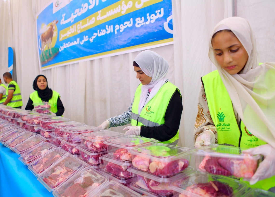 "صناع الخير" تبدء توصيل 35 طن لحوم لمستحقيها فى قري مصر الأشد احتياجا  19 - جريدة المساء