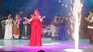 يسرا سعيدة بنجاح "ملك والشاطر" بعد عرضها في موسم الرياض 19 - جريدة المساء