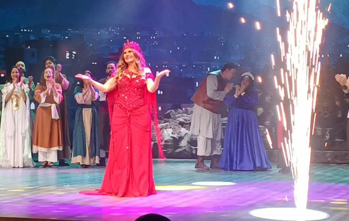 يسرا سعيدة بنجاح "ملك والشاطر" بعد عرضها في موسم الرياض 17 - جريدة المساء