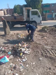 حملة نظافة بقرية «السمطا».. فى قنا 35 - جريدة المساء