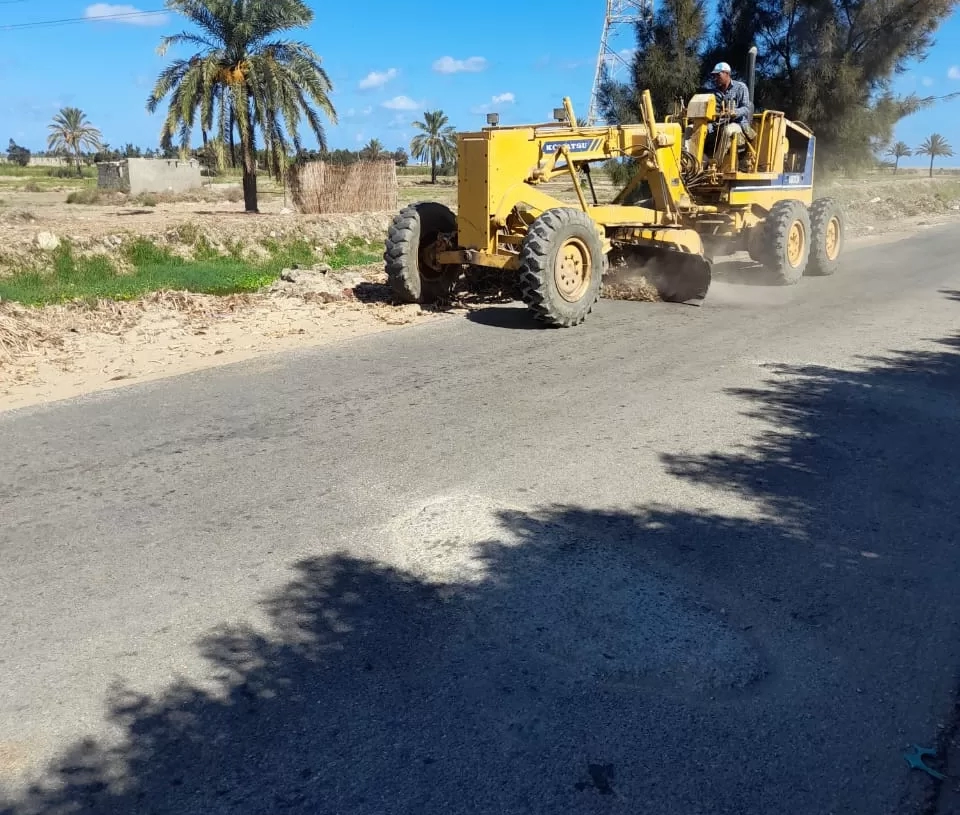 ‏‎محافظ كفرالشيخ يتابع أعمال رفع كفاءة وتمهيد الطرق بقرى بلطيم 19 - جريدة المساء