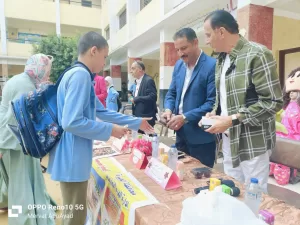 طارق علام يوزع الهدايا علي الطلبة من ذوي الهمم بمدارس التربية الفكرية بالجيزة 25 - جريدة المساء