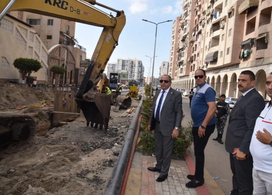 إصلاح العطل المفاجىء بخطوط الصرف الصحي بشارع الأمين ببورسعيد  19 - جريدة المساء