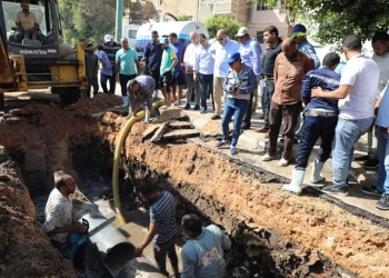 كدوانى يشرف على أعمال إصلاح قطع المياه بحي شمال المنيا ويوجه بسرعة الإنتهاء منها 17 - جريدة المساء