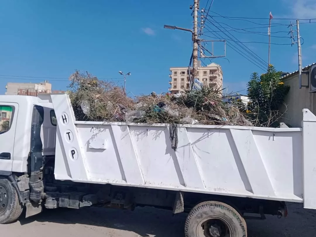 تكثيف جهود حملات النظافة ومتابعة حركة النقل بمدن كفرالشيخ 19 - جريدة المساء