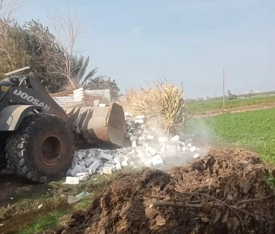 محافظ بني سويف: إزالة 55 حالة "بعد مرور أسبوع" على بدء المرحلة  الثالثة من حملات  الموجة الـــ 24 لإزالة التعديات 19 - جريدة المساء