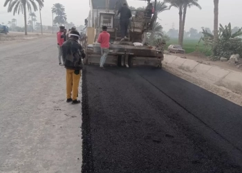 محور مروري حيوي | محافظ الجيزة يتابع نسب التنفيذ بمشروع تطوير طريق ٢١ الرئيسي بمركزي الصف وأطفيح بطول ٣٥ كم 25 - جريدة المساء