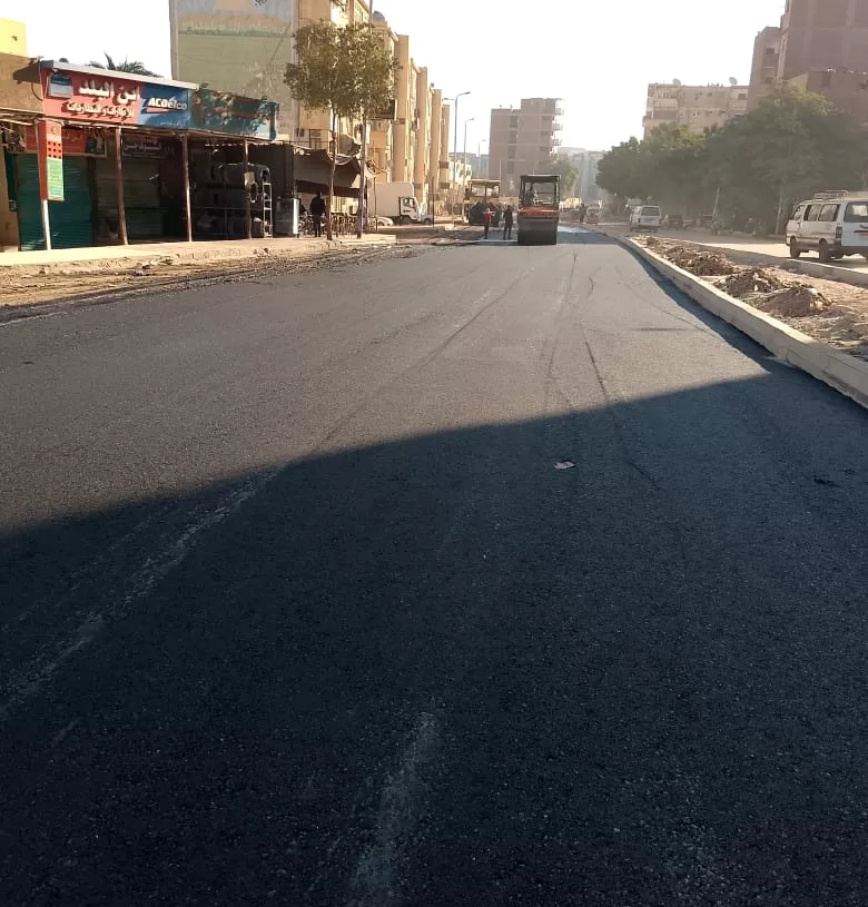 لإعادة الوجه الحضارى لمحاور وطرق زهرة الجنوب وتنفيذاً لتكليفات محافظ أسوان. 19 - جريدة المساء