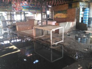 مياة الصرف الصحي تجتاح سوق السمك بالاسماعيلية والتجار هجروا محلاتهم 19 - جريدة المساء