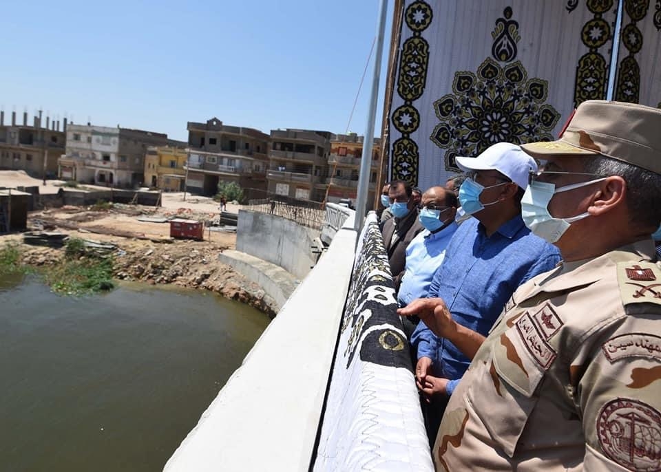 مدبولى يتابع تطوير محور المحمودية بالإسكندرية 18 - جريدة المساء