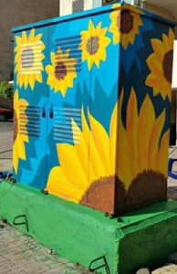 بالصور .. تزيين أكشاك الكهرباء بطول طريق كورنيش النيل بدمياط 18 - جريدة المساء