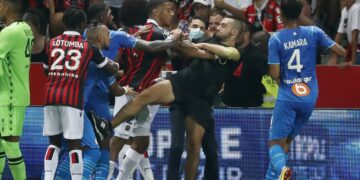 إغلاق ملعب نيس أربع مباريات بعد أحداث مباراة مارسيليا 2 - جريدة المساء إغلاق ملعب نيس أربع مباريات بعد أحداث مباراة مارسيليا 1 - جريدة المساء