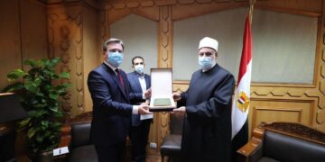 أول نسخة من القرآن باللغة الصربية هدية لوكيل الأزهر 2 - جريدة المساء أول نسخة من القرآن باللغة الصربية هدية لوكيل الأزهر 1 - جريدة المساء