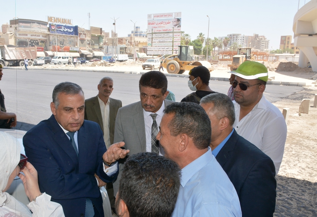 محافظ سوهاج يتفقد أعمال رصف الموقع العام لكوبري الثقافة 17 - جريدة المساء