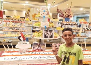 بالصور.. فنادق الغردقة تحتفل بفوز نادى الزمالك بتورتة ٥ أمتار مع النزلاء على الشواطئ 27 - جريدة المساء