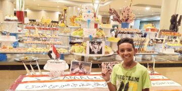 بالصور.. فنادق الغردقة تحتفل بفوز نادى الزمالك بتورتة ٥ أمتار مع النزلاء على الشواطئ 2 - جريدة المساء بالصور.. فنادق الغردقة تحتفل بفوز نادى الزمالك بتورتة ٥ أمتار مع النزلاء على الشواطئ 1 - جريدة المساء