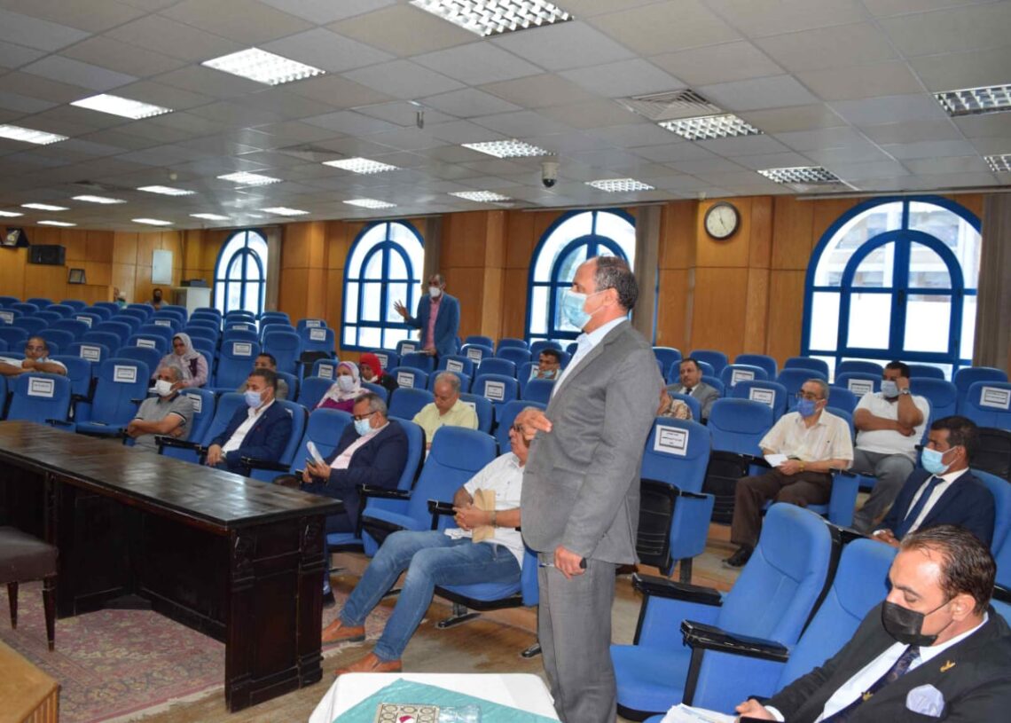 محافظ المنيا يوجه بالتيسير علي المواطنين في استكمال إجراءات التصالح في مخالفات البناء 19 - جريدة المساء