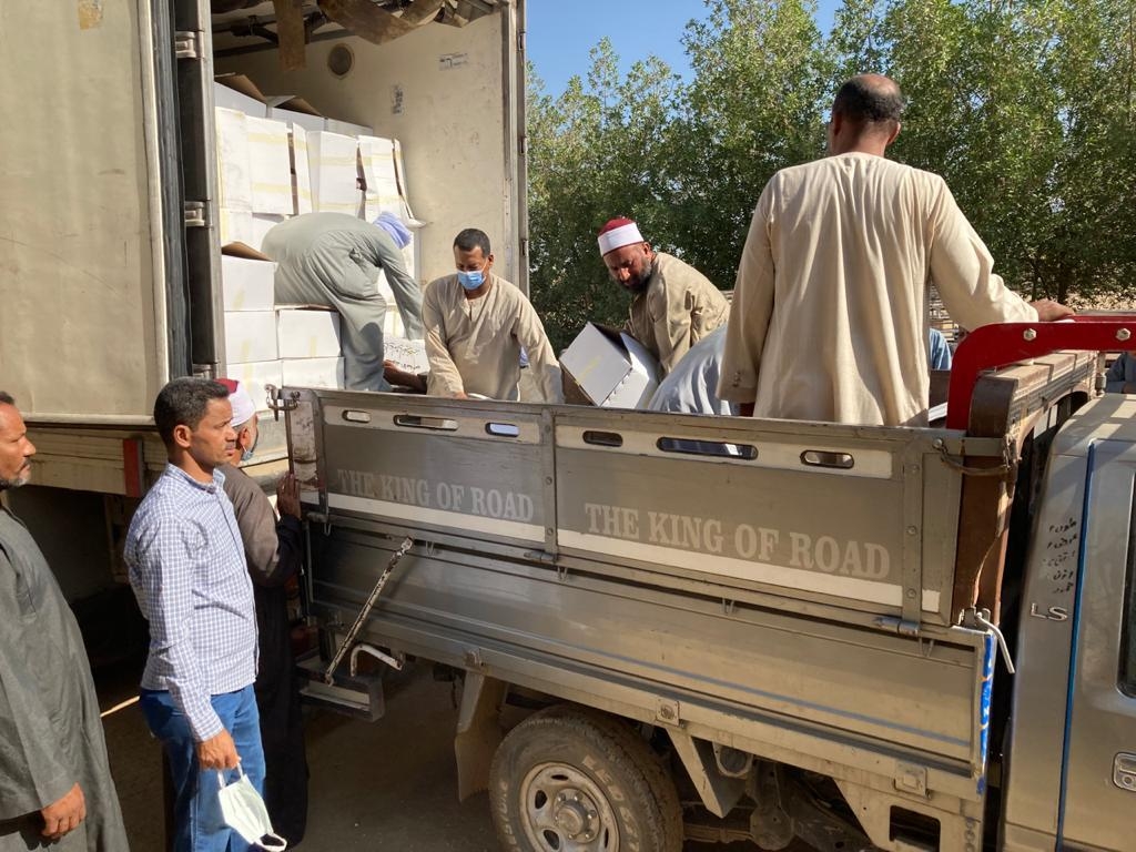 توزيع 4 ألاف كيلو من لحوم صكوك الأضاحي علي اهالي ادفو بأسوان 18 - جريدة المساء توزيع 4 ألاف كيلو من لحوم صكوك الأضاحي علي اهالي ادفو بأسوان 17 - جريدة المساء