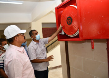 محافظ أسوان يتفقد حزمة من مشروعات حياة كريمة في كوم أمبو 27 - جريدة المساء