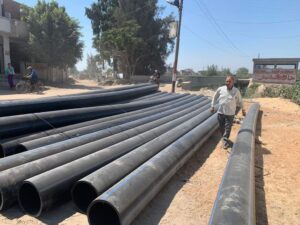 بالصور.. العاملون بمشروعات مبادرة "حياة كريمة" خلايا نحل في مواقع العمل بالشرقية 21 - جريدة المساء