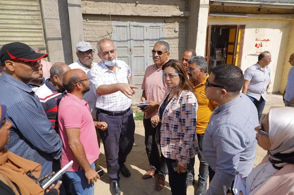 محافظ دمياط تتابع اعمال تغطية ترعة الخياطة واسباب ظهور بعض التصدعات بجسر الطريق 19 - جريدة المساء