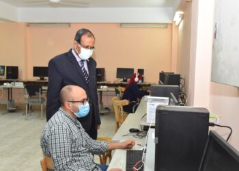  ٣٣ طالب يؤدون امتحان شهادة إتقان اللغة الإنجليزية إلكترونياً بجامعة سوهاج 25 - جريدة المساء